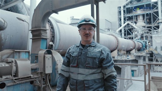 🔵🟢 Szukasz stabilnej pracy w firmie z tradycjami, która stawia na nowoczesność? Dołącz do zespołu Cementowni Warta S.A! 🏗️🏭 Cementownia Warta S.A., laureat prestiżowej nagrody Przedsiębiorstwa Fair Play oraz zdobywca tytułu Firma Roku 2025 w Plebiscycie Złota Setka Województwa Łódzkiego poszukuje na stanowisko: Operatora/ Operatorki Centralnej Sterowni Jeśli masz wykształcenie techniczne, cechuje Cię odpowiedzialność i chcesz mieć realny wpływ na proces produkcji – czekamy właśnie na Ciebie!