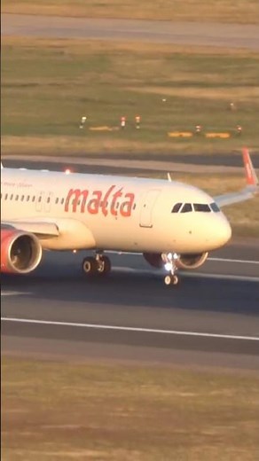KM103 LHR-MLA: KM Malta 🇲🇹 Airlines A320-251N (9H-NED) ‪@LHRHeathrow‬