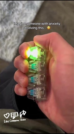Mini Mechanical Keyboard Fidget Keychain - Satisfying Click Stress Relief