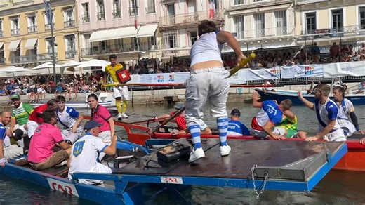 639K views · 1.8K reactions | Et le Rassemblement des joutes de France sur le Cadre royal, se poursuit avec une démonstration de joutes Givordines ! | Ville de Sète | Facebook