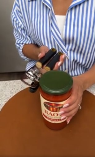 The Quickest Trick to Open Any Stubborn Jar