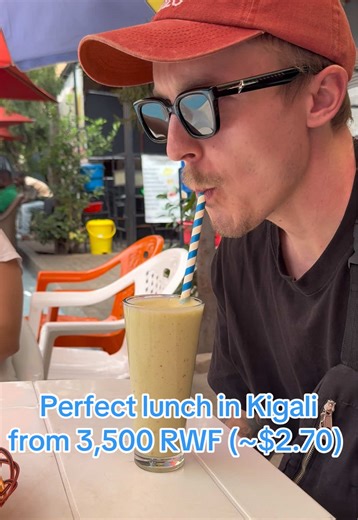 If you’re looking for a delicious and budget-friendly lunch in Kigali, check out Kabul Kigali 🇦🇫✨ They serve authentic Afghan food with big flavors and small prices. It’s a tiny spot on the Biryogo Car Free Food Street with just a few plastic chairs and tables, but full of charm and fast service! The menu is simple and curated – my favourite is the eggplant dish 😍 Here are some options: 🥘 Eggplant with yogurt & herbs – 3,500 RWF 🥟 Manto (Afghan dumplings) – 5,000 RWF 🍚 Qabuli Palaw (spiced