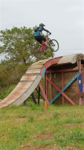 Big Jumps at Reveille Peak Ranch | Boats and Flows #jumps #mtb #texas
