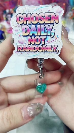 Lets make badge reel 💕❤️💕❤️#diy #badgereel #acrylic #glitter #badgers