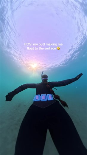 Built in flotation device lol 😂 #diving #freediving #mermaid #pov #snorkeling
