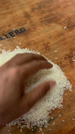 Mahiyain si ate ng butterfly rice mill #tenantsrayrice #followersreels #followers #business # | Tenants Ray Rice