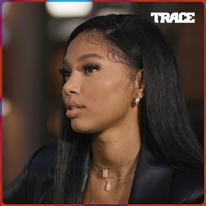 🚨 A l'occasion de la sortie de son 1er album, découvre notre interview "Posé avec" Ronisia ! La chanteuse revient notamment sur la rencontre avec les 3 artistes présents en featuring sur son projet : Tiakola Officiel, Ninho SDT et • Eva Queen •. 👉 https://youtu.be/22KlsCcuwQs | TRACE France