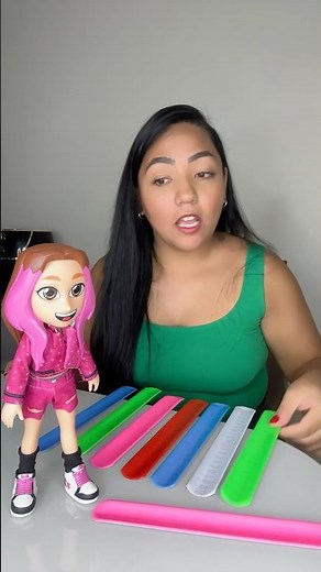 I divided it perfectly 🤷🏻‍♀️ #funny #humor #comedy #emillyvickof #bracelet