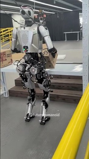 Future of Warehouse Work is HERE! Humanoid Robots Lifting Boxes Like Pros