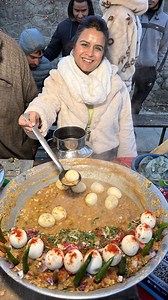 Unique Chola Anda Street Food In Srinagar 😱 Kashmir | Bhukkad Yatri