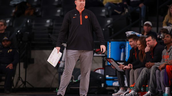 Brad Brownell reacts to Clemson basketball's win vs Georgia Tech, earning 12th straight road ACC victory