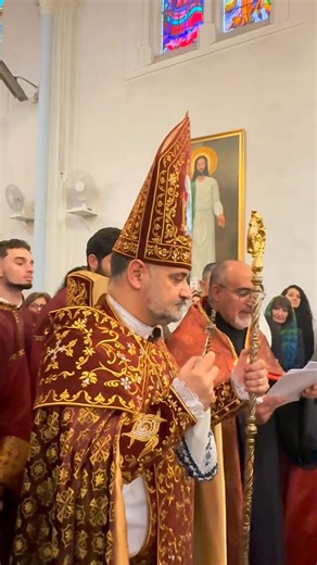 Դպիրներու Ձեռնադրութիւն (16.11.2025) Ordination d'acolytes, Tebir (1️⃣ին մաս) (1️⃣ère partie) 6 enfants de chœur, Manouk Maldjian, Avédis Kizirian, Arek Tsaturyan, Mosig Mahsérédjian, Khatchig Racho-Hovhanessian et Massis Maldjian ont été ordonné dans les 4 premiers ordres mineurs de la hiérarchie ecclésiale par Mgr le Primat Krikor Khatchatryan au cours d'une cérémonie très émouvante. Tout en félicitant les nouveaux ordonnés, Monseigneur a d'ores et déjà rappelé les devoirs des acolytes au sein