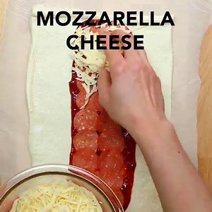 Pizza Braid! Get the written recipe here: http://bit.ly/2u0Q28G | My Recipe Panda