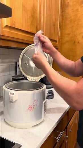 3 Ingredients for Easy DIY Warm Compress for Stye and Chalazions! #stye #chalazion