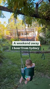 Info here 👇🏼 If you have small kids and you’re thinking of booking a weekend away, I have the place for you. We recently stayed at this AirBnb near Sydney and it was like a home away from home. The house had everything you need for under 5s - toys, bunk beds and a cot, a cozy reading corner with loads of books, a huge backyard with a swing, slide and basketball hoop and practical stuff like kids eating utensils, kids soap and bath toys. If this sounds good to you, then stay tuned, as I’ll have