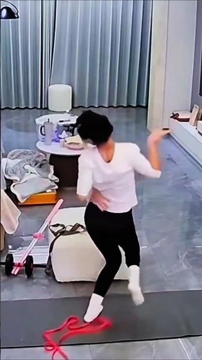 Gym Fail & Chair Fail! 😂🤣 | 2 Unexpected Moments That Went Wrong #Shorts#FunnyMoments #FunnyFails