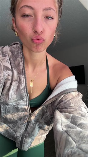 Leggings Linked: The Perfect Green Fits