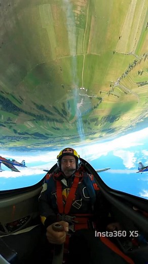 Synchronised. Inverted. Insane. Double mirror loop with just metres between us. 🎥 Captured on Insta360 X5 • @insta360_czsk #insta360 #insta360X5 #flyingbullsaerobaticsteam #flyingbulls #flyingbullscz #aviationlovers #aerobatics #aerobaticsteam #airshow #formationflying #airshow #pilotlife | The Flying Bulls - aerobatics team