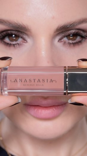 136K views · 388 reactions | I’ve applied the new @anastasiabeverlyhills Lip Velvet Lipsticks using a brush and not the applicator because I love a super thin layer of product on my lips. These are so matte, super velvety with incredible pigment! The shades I’ve tried in this order: Peachy Nude Peach Amber Crush Do you prefer a matte liptick or more hydrating formula? | Ali Andreea Makeup Artist | Facebook