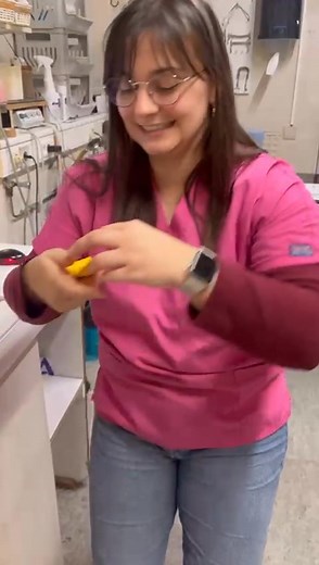 👻🎃 Résultat du concours spécial Halloween ! 🎃👻 Un grand merci à tous pour vos participations pleines de frissons et de bonne humeur 👻 Après tirage au sort, nous avons le plaisir d’annoncer que Laeti AD remporte **un mois de croquettes Hill’s** pour son adorable chat 🐱✨ Félicitations au gagnant 🎉 ! Et pour tous les autres, restez connectés… de nouvelles surprises arrivent très bientôt 😉 #ConcoursHalloween #Hill’s #ChatHeureux #CroquettesGagnées | Clinique vétérinaire Cabvet