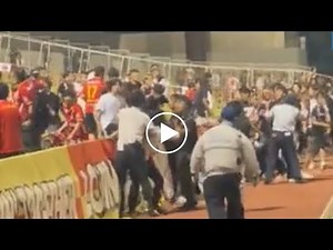 浦和レッズ サポーター 暴徒化 ピッチ乱入 暴動 瞬間! 【サッカー 天皇杯】 (名古屋グランパス 浦和サポ 喧嘩 乱闘!) 2023年8月2日