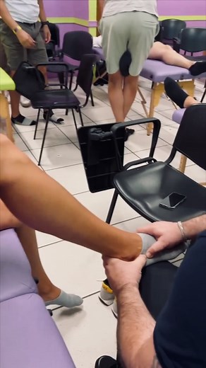 FOOT CRACKING #adjustment #chiropractic #osteopathy #crackingbones #asmr #asmrsounds #foot #feet #foryou