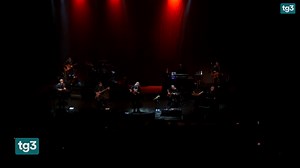 PFM in concerto a Milano A 45 anni dallo storico album dal vivo che sancì il sodalizio artistico con Fabrizio De André, la PFM torna sui passi del cantautore genovese con due date al Teatro Dal Verme di Milano. Alvise Losi per il Tg3 delle 12 del 20 novembre 2024 | Tg3