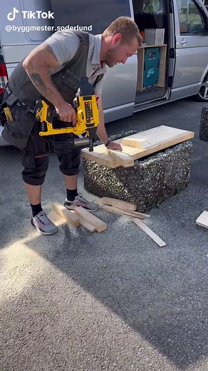 Slik lager du en skyvedør selv med Dewalt-verktøy