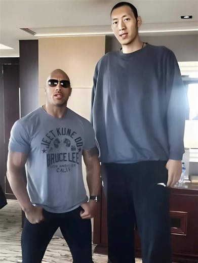 6.6K views | The Extraordinary Tale of the World’s Tallest Couple: See Their Stunning Journey and How They Shine Together! See The Unbelievable Photos Of This Couple In the First Comment | About Interesting | Facebook