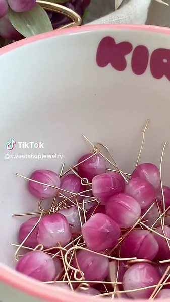 Making wild berry earrings. Available now.✨🩷#fruitearrings #jewelry #earrings #earringslovers #fairycore #pinkaesthetic