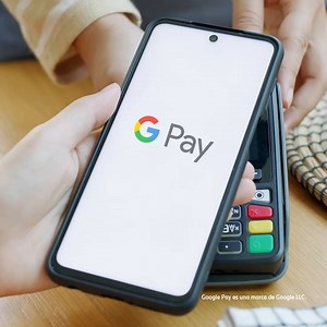 Si eres de pagarlo todo con el móvil, ¡ya puedes hacerlo con Google Pay! Y, como siempre, también puedes usar tu Tarjeta Santander con - Apple Pay ✅ - Samsung Pay✅ - Fitbit Pay✅ - Garmin Pay✅ 😎 Paga de forma rápida y segura sin sacar la cartera https://www.bancosantander.es/particulares/banca-digital/pagos/google-pay | Banco Santander España