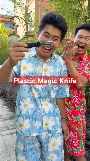 Plastic Retractable Toy Knife Trick · Safe and Fun