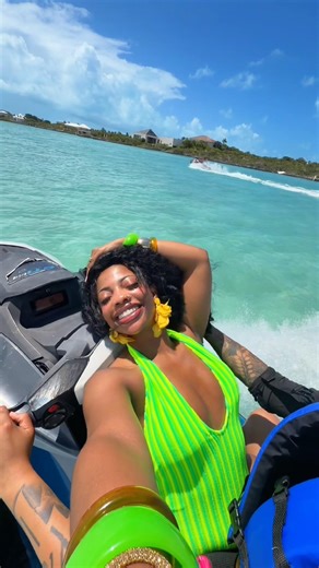 🌴 ocean breeze