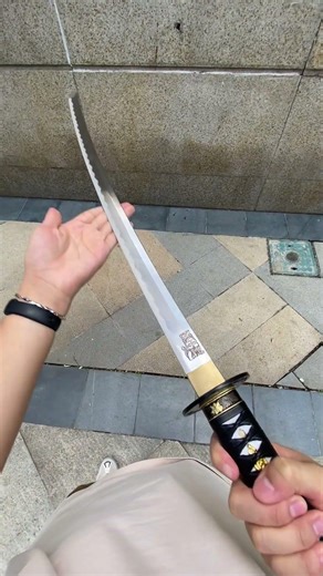 Kill Bill fans—do you know this katana’s name? 🗡️👀#blade #cosplay #unboxing #killbill #sword #katana