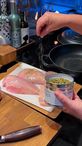 Denne kyllingegryde redder søndagens familiemiddag🥰 Cremet flødesauce med spinat og soltørrede tomater, møre kartofler og saftig kylling - alt i en gryde, så du også sparer på opvasken👍 Prøv den! Du finder opskriften på Majspassion.dk - Søg: Kyllingegryde Eller snup en genvej sådan her: Fra IG👉Klik på opskriftslinket i min profil Fra FB👉klik på linket i kommentarer M A J S P A S S I O N #majspassion #nemmad #aftensmad #madinspiration #madopskrifter | Majspassion