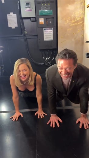 Push-ups, but make it Hollywood ✨ Kate Hudson and Hugh Jackman prove that fitness is better with friends 💪🏻 📽️: katehudson thehughjackman | HELLO! Canada