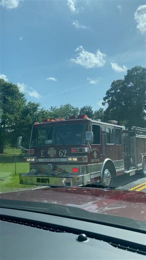 Sandy Cross Fire Department Engine 62 Responding