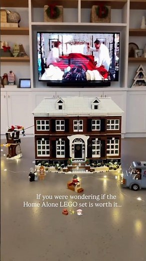 ✨Home Alone LEGO magic!🎄Still one of the coolest Christmas builds ever 🤩Would you get this set?