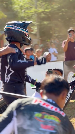 23K views · 476 reactions | Finish line Final run IDH seri 1 2025 Alhamdulillah finish P1 di kelas men elite #polairdhteam #trekbike #wiucycling #buildabike #cycleogy #awesomemtb #awesomemountainbike #mtb #mountainbike #mtblife #downhill #mountainbiking #freeride #enduromtb #mtblove #downhillmtb #mtblifestyle #mountainbiker #mtbrider #downhillmountainbiking #mtbpage #dhmtb #ridemtb #mtbtrails #lovemtb #cyclestories #reelsviralシfb | Andy Yoga | Facebook