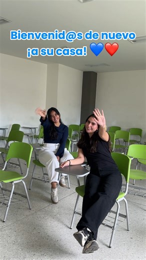 Hoy, una nueva historia comenzó… y tú eres parte fundamental de ella. 🥰📚 Un nuevo semestre es un momento único, un capítulo que no se empieza a escribir todos los días. Aunque el aire esté frío, el calor de los reencuentros con compañer@s, amig@s y los pasillos familiares transforma este día en un abrazo cálido y lleno de promesas. 🫂🎒 Nos hemos extrañado mutuamente 🫣🥹, y ahora, nuestra U vuelve a brillar y cobrar vida. Tus risas resonarán en los pasillos, y cada rincón se llenará de energí