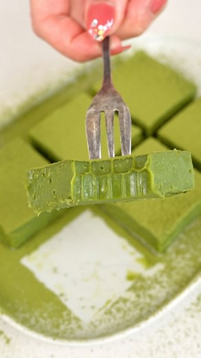 The easiest matcha truffles with the smooth and chewy texture 😍 my take on Japans Nama chocolate Link to the recipe in my bio or here: https://zhangcatherine.com/matcha-chocolate/ | Catherine.desserts