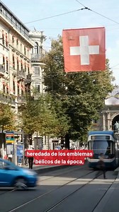 ¿Sabías que la bandera suiza es una de las dos únicas banderas nacionales cuadradas del mundo? 🇨🇭 Ahora que se acerca el Día Nacional de Suiza, descubre su singular historia en menos de 50 segundos.🎥 | Embajada de Suiza en México