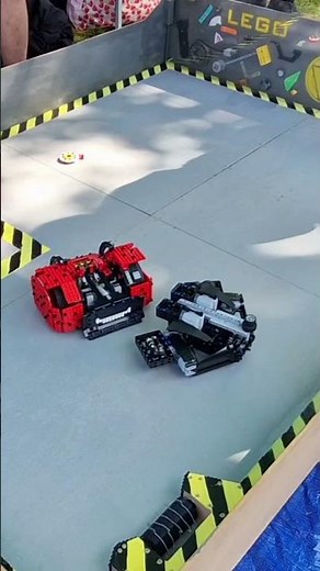 Lego Omni wheeled hammer Robot - Bishop - short - LEGO robot wars BattleBots