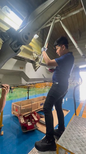 61K views · 877 reactions | ✨ Nose Landing Gear Door Replacement “It’s not just a door… it’s the first thing the aircraft shows the runway. Replacing it? Precision only.” Every bolt, every hinge, every alignment — everything must be PERFECT before that aircraft meets the sky again. NLG Door Replacement  Aircraft Maintenance in real life. #AircraftMaintenance #AviationReels #NoseLandingGear #A320Maintenance #AviationMechanicLife | Aircraft Maintenance | Facebook