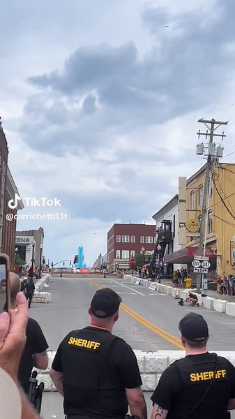 General Lee Jumps the Fountain in Somerset