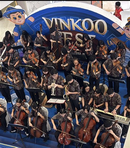 Orchestral Cover of Coldplay's Viva La Vida by Students