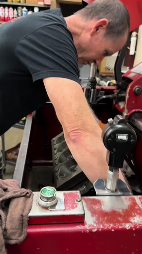 Torque Plate Installation for 327 SBC Cylinder Honing