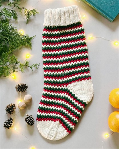 Christmas Stocking Knitting Pattern/ Beginner Friendly/ Striped Holiday Stocking/ PDF Tutorial/ DPN Pattern/ Easy Christmas Decor - Etsy