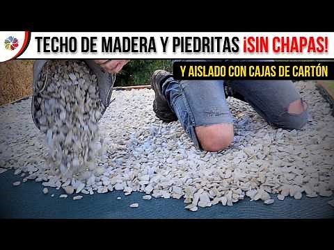 🔨 HOW TO MAKE AN ECONOMIC WOODEN ROOF 🪵 INSULATED WITH CARDBOARD BOXES 📦 AND COVERED WITH PEBBLES