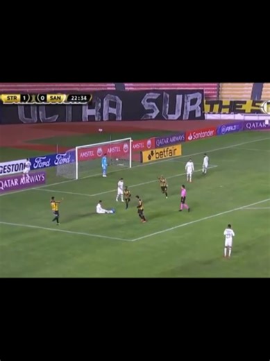 LA CAMPAÑA DEL TIGRE EN LA COPA LIBERTADORES 2021 🟡⚫🔥 Seis partidos, tres países, rivales históricos. Así fue el recorrido de The Strongest en la Copa Libertadores 2021: un camino exigente, con golpes duros, noches complicadas y también momentos de reacción que volvieron a mostrar el carácter del Tigre, especialmente en La Paz. Desde el debut ante Boca Juniors, pasando por Ecuador y Brasil, hasta las victorias que devolvieron orgullo y garra al gualdinegro, esta campaña dejó partidos intensos,